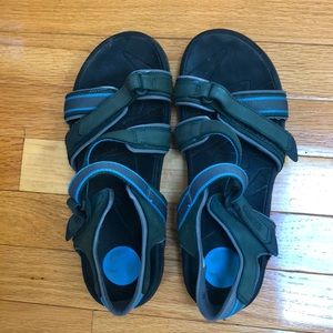 Vionic Ladies Sandals  Size 9